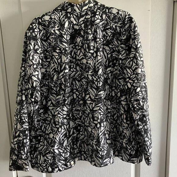 Christopher & Banks Womens Size 3XL Full Snap Front Shacket Floral. - Picture 7 of 14